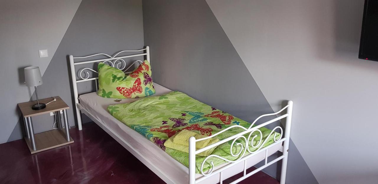 Bed And Breakfast Zeulenroda Exterior foto